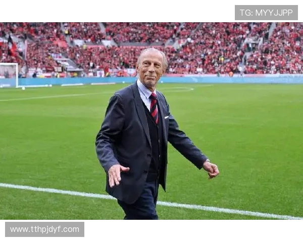 德甲各球队现任主帅名单及执教风格全面解析