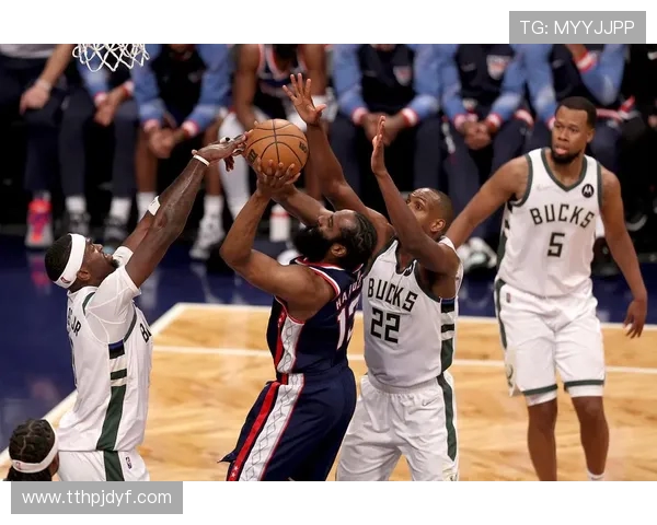 克洛尼首节火力全开11投7中砍下22分6篮板1盖帽展现高效输出