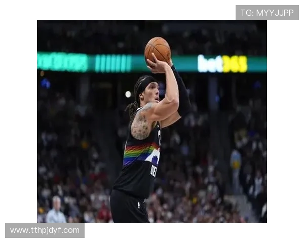 戈登复出后能否参与背靠背比赛阿德尔曼表示将视比赛强度而定